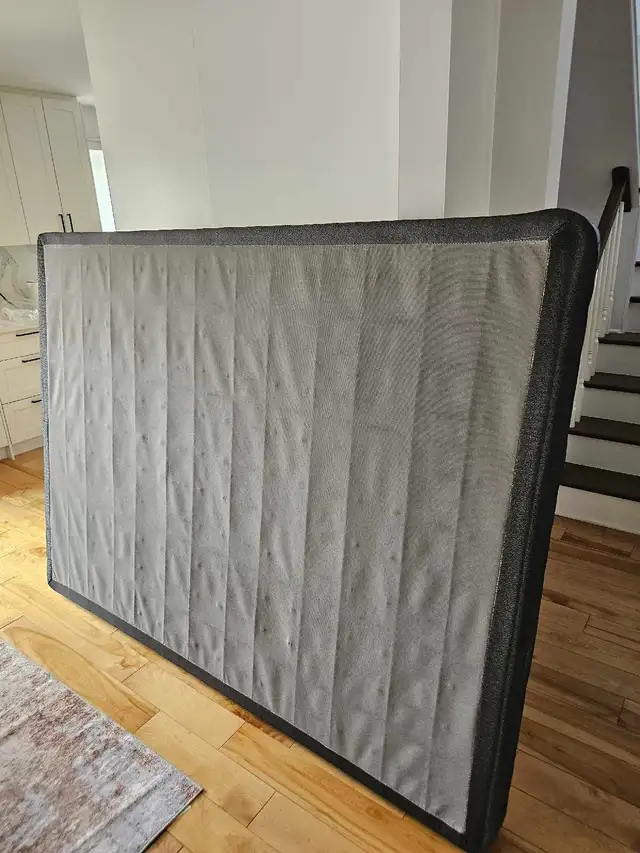 Sommier-Queen in Beds & Mattresses in Longueuil / South Shore - Image 3