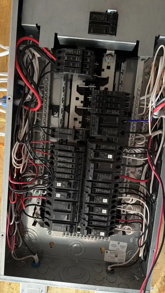 Electrician460987371147110404