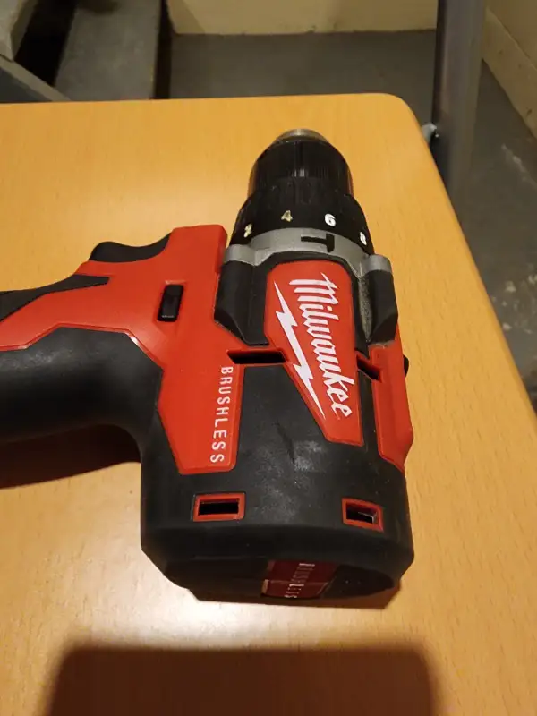 Milwaukee M18 18V Lithium-Ion Brushless Cordless 1/2" Drill Gun in Power Tools in Windsor Region - Image 5