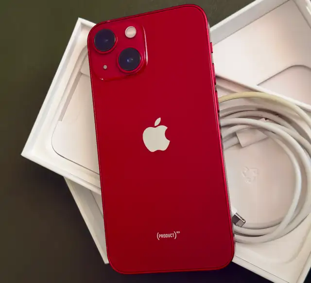 Apple IPhone 13 mini Red in Cell Phones in Richmond - Image 2