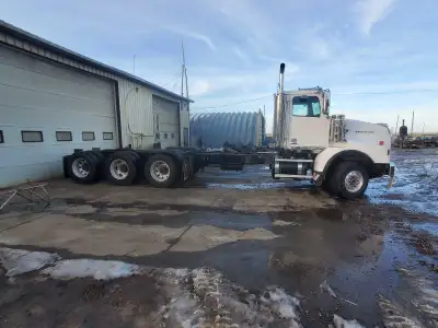 2015 Western Star 4900SB tridrive for sale. Fresh cab paint, frame paint, CVIPed, detailed and polis...