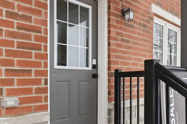 4 Beds 4 Baths TownhouseCA$900 / Month