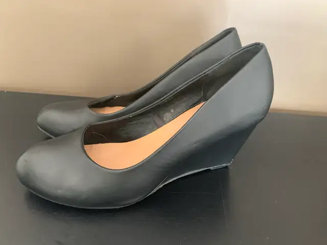 Wedge Shoes size 7.5 in Women's - Shoes in Oshawa / Durham Region - Image 5