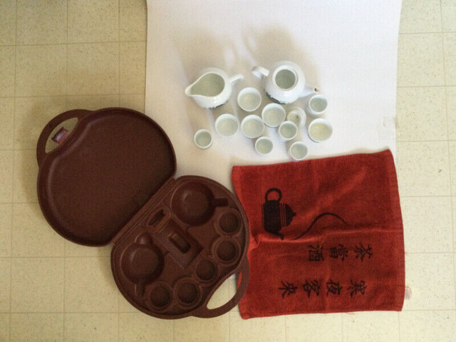 Chinese porcelain tea set with travel case & tea towel in Kitchen & Dining Wares in Winnipeg - Image 2