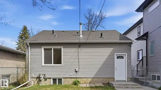 Legal 3-BR basement Suite near University of Alberta/3parking