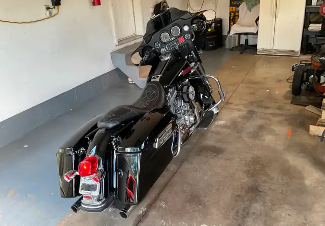 2007 Harley Davidson FHT in Touring in St. Catharines - Image 3