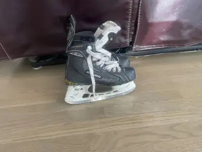 Bauer one100 hockey skates 7.0D, View more