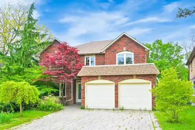 4 Bed 4 Bath Executive Home On Ravine Lot For Lease In Thornhill