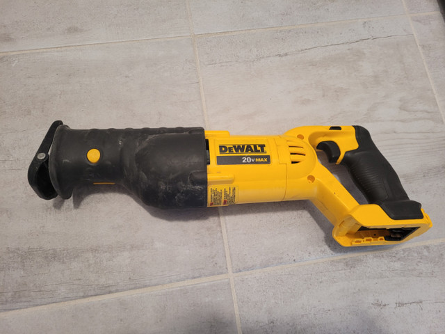 DEWALT 20V MAX Lithium-Ion Cordless Reciprocating Saw (Tool-Only in Power Tools in Hamilton - Image 2