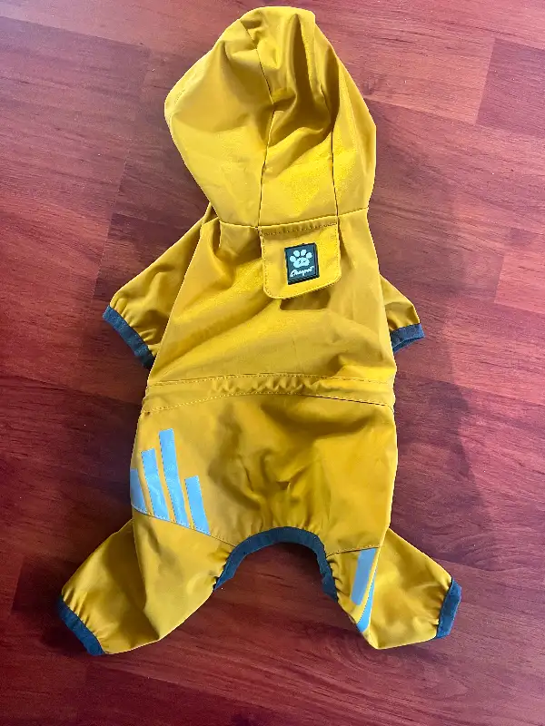 New Small Dog Waterproof Raincoat with Hood with Reflective Stra in Accessories in Vancouver - Image 3