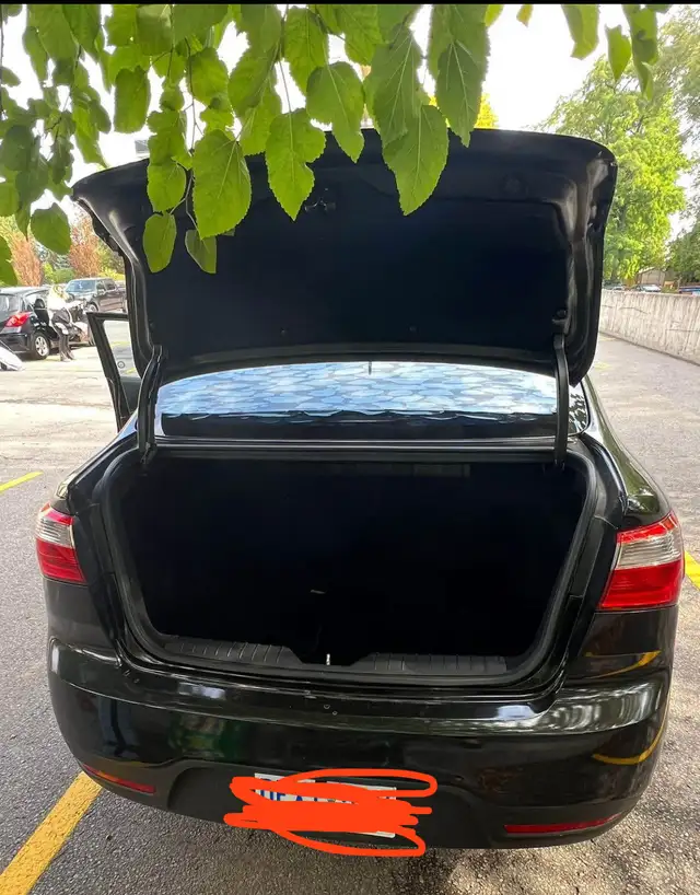 Kia rio 2014 LX sedan in Cars & Trucks in Oakville / Halton Region - Image 10