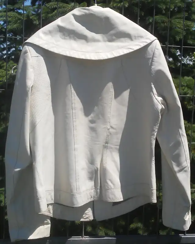 Two size Large Danier GENUINE LEATHER Jackets in Women's - Tops & Outerwear in Kitchener / Waterloo - Image 5