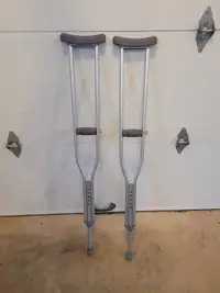 Mansfield Aluminum Crutches (MEDIUM  Adult)