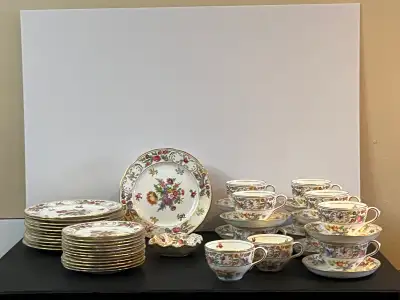 VTG HAMMERSLEY ENGLISH BONE CHINA DRESDEN SPRAYS 47 PC SET, View more