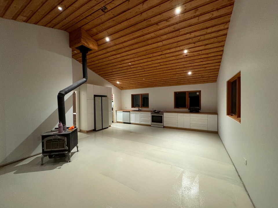 Leave the City Behind-Remodeled Log Home on 160 Acres Ross MB 5