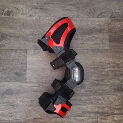 BREGG Adjustable Hinged Knee Support Brace , View more