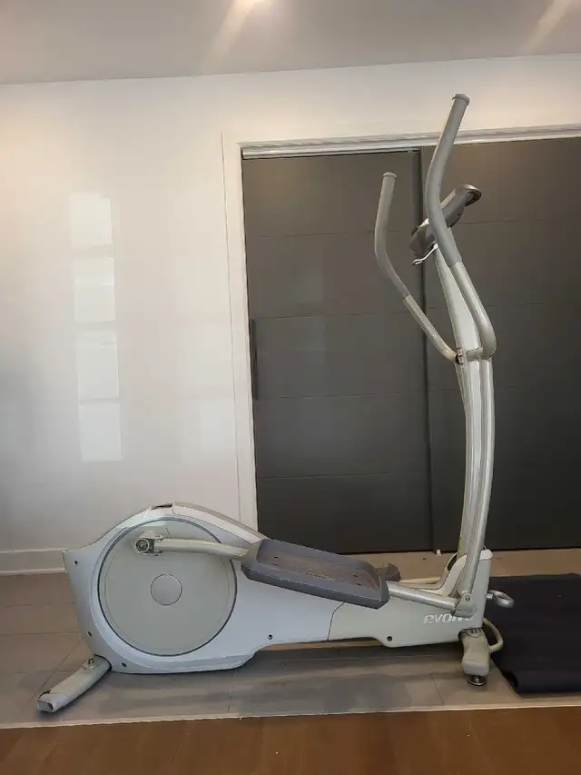 Vélo elliptique  in Exercise Equipment in Longueuil / South Shore - Image 2