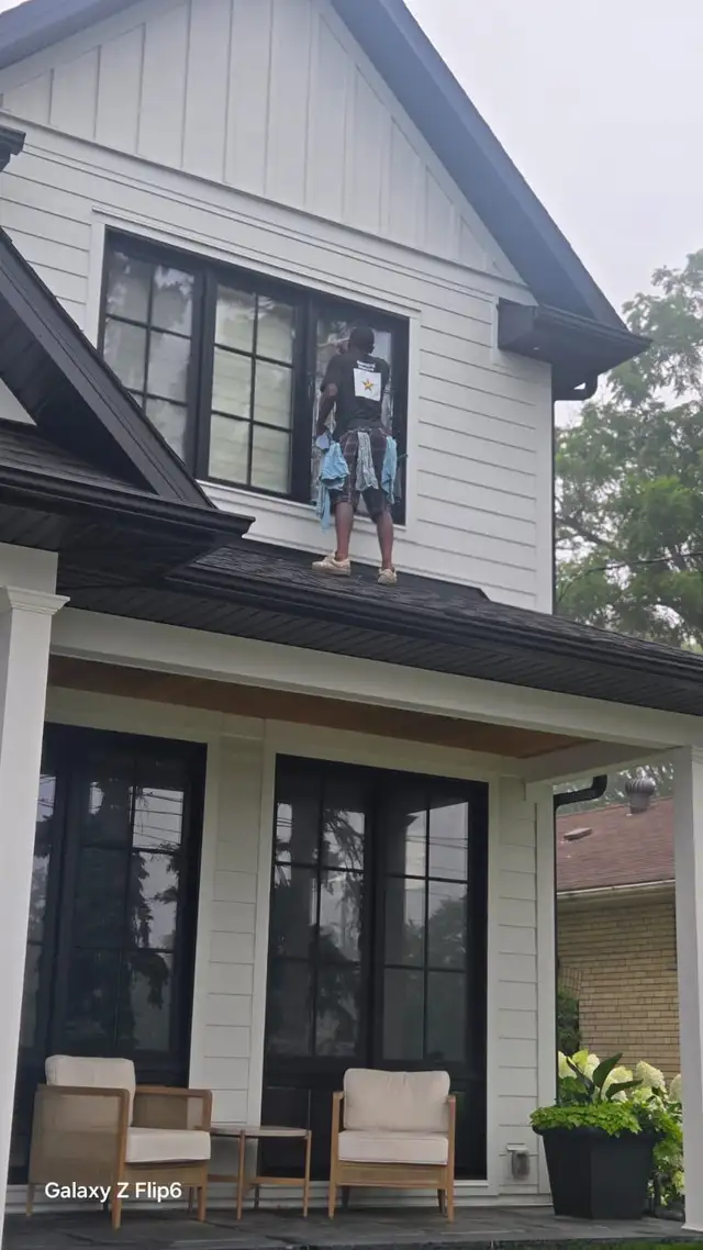 window and eavestrough cleaning and snow removal in Cleaners & Cleaning in City of Toronto - Image 2