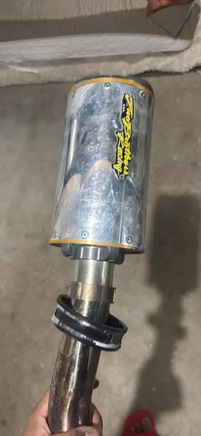 good condition bass sound comes with clamp and pipe will fit most single exhaust motorcycles pickup...