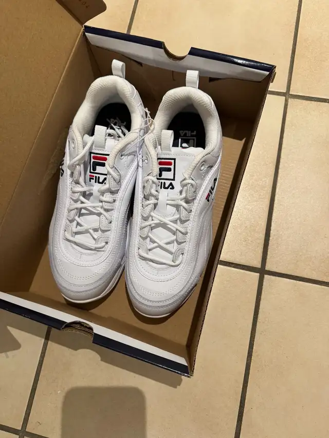 women’s fila tennis shoes in Women's - Shoes in Kitchener / Waterloo - Image 3