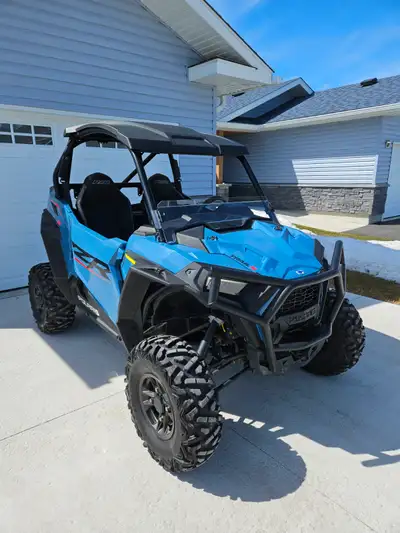 2024 Polaris RZR Trail S 900. Low KM's. 60" wide model. Roof, half windshield, front bumper, winch,...