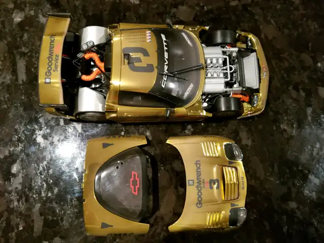 1:18 Diecast Action Chevrolet Corvette C5-R Dirty Gold in Arts & Collectibles in Markham / York Region - Image 4