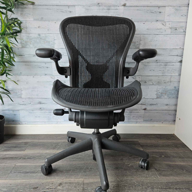 Herman Miller Aeron ergonomic office chair FREE DELIVERY  in Other in City of Toronto - Image 2