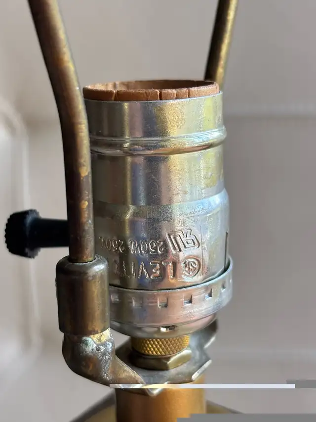 Vintage Table Lamp in Indoor Lighting & Fans in City of Toronto - Image 6