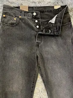 Levi's 501 High Rise Cropped Jeans. NEW in Women's - Bottoms in City of Toronto - Image 8