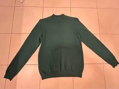 Northern Reflections crew neck top sweater $10 Small dark green, View more