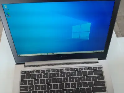 Asus Ultrabookj UX32VD,4GB,180gb SSD,Win10Home, View more
