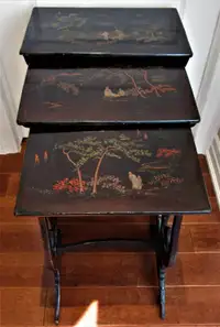 ANTIQUE CHINESE LACQUERED NESTING SIDE TABLES