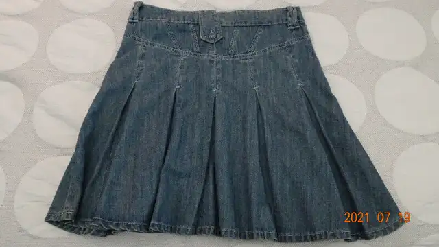 Jupes en Jeans in Women's - Dresses & Skirts in Québec City - Image 5