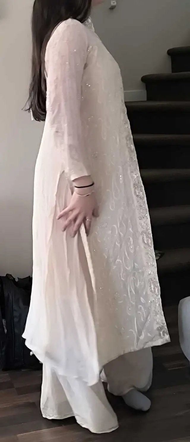 3 pc Designer outfit in Ivory  in Wedding in Edmonton - Image 4