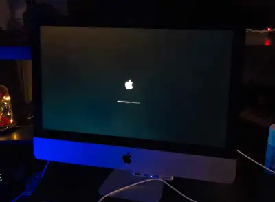 2020 iMac 21.5" 1TB storage Comes with keyboard and mouse Selling because I don't use it anymore Use...