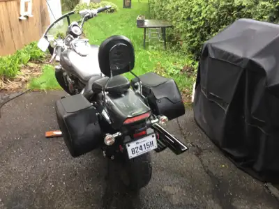 Suzuki Boulevard M50, 2007, seulement 24300km, pneus presque neufs, batterie neuve. A qui la chance?