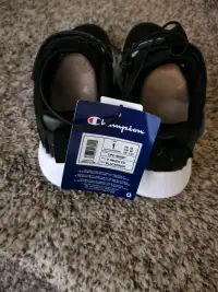100% Brand new champion kid shoes size 2