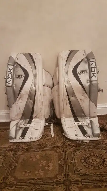 Reebok RBK 8K Hockey Goalie pads 31" 79cm INT in Hockey in Markham / York Region - Image 2