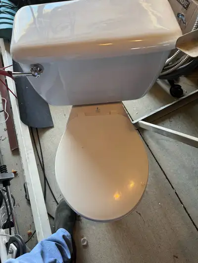 Crane toilet, great working order. White in colour. I will throw in a new wax seal.