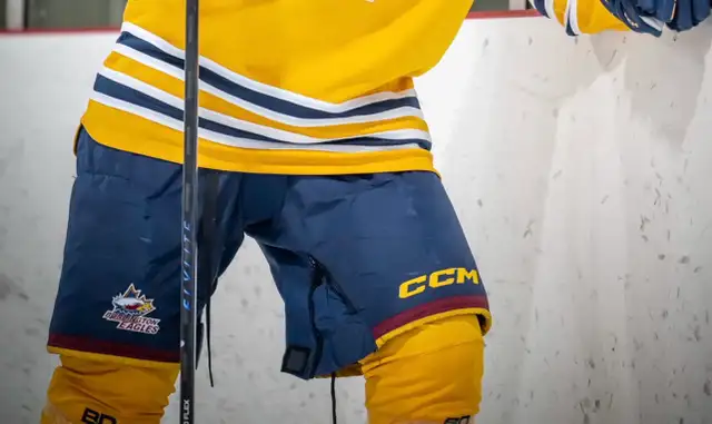Burlington Eagles. ccm senior hockey pants in Hockey in Oakville / Halton Region - Image 2