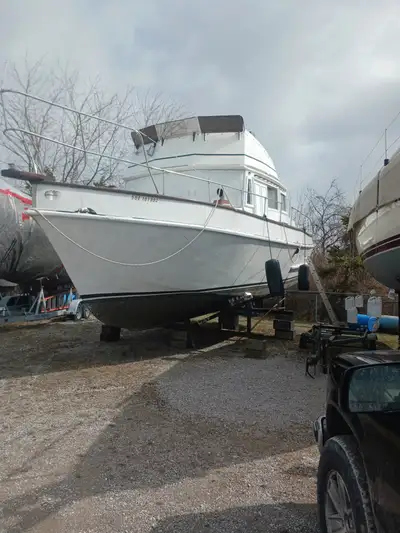 Amazing, solid 30’ trawler with blown engine. Buy as a live aboard or to replace engine and go…. I h...
