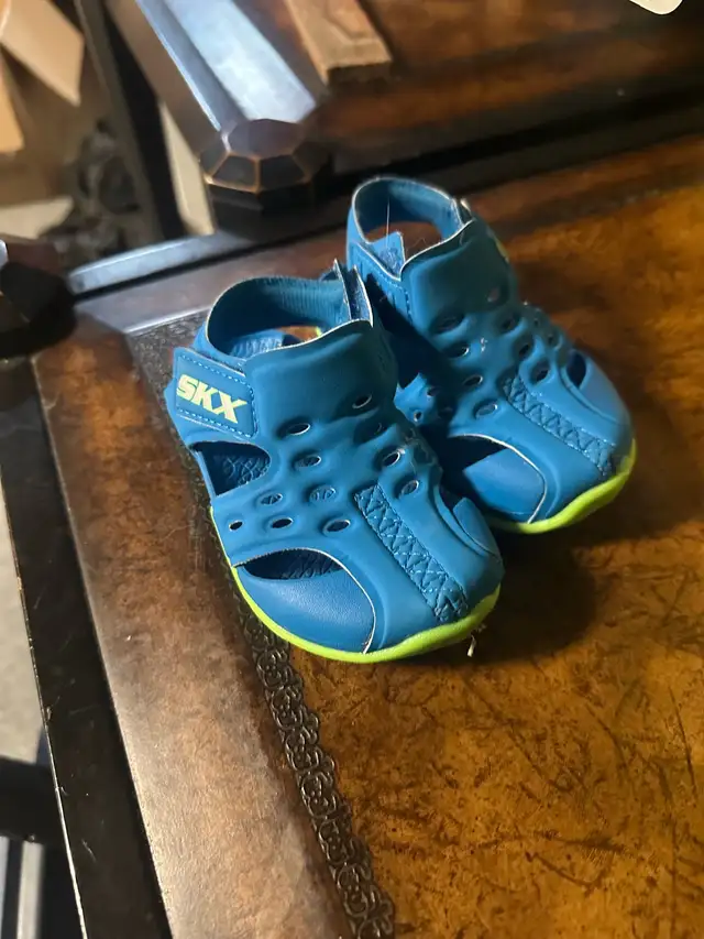 Toddler shoes in Kids & Youth in Prince George - Image 3