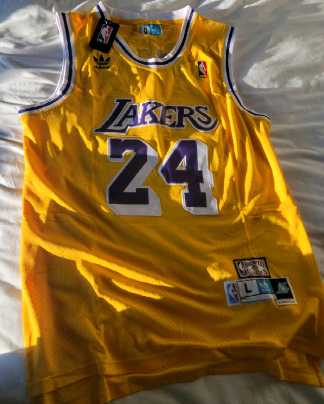 New basketball jersey in Arts & Collectibles in Sudbury