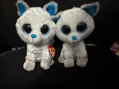 These adorable Ty Beanie Boo Frost plush toys are in good, used condition and ready for a new home....