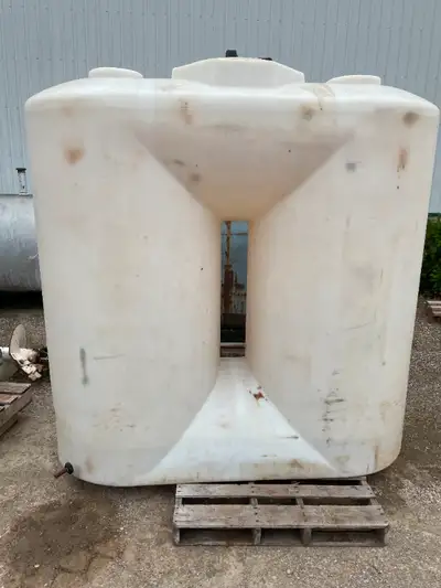 750 gallon doorway tank., View more