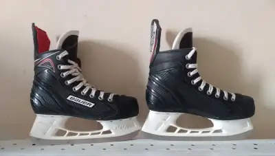 BAUER HOCKEY SKATES SIZE 6 $25, View more