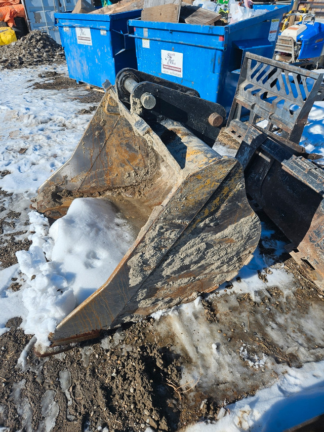 Brant 54" bucket in Heavy Equipment in Lethbridge