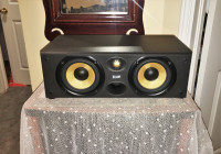 Beautiful B&W Center Channel in Mint Condition CC6
