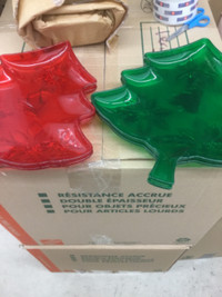 Set of 4 Christmas Plastic Serving Trays Christmas Tree (2 GREEN