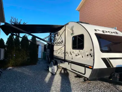 Roulotte R-Pod RP190 2022 à vendre 1 seul propriétaire, très bien entretenue et en excellent état. F...